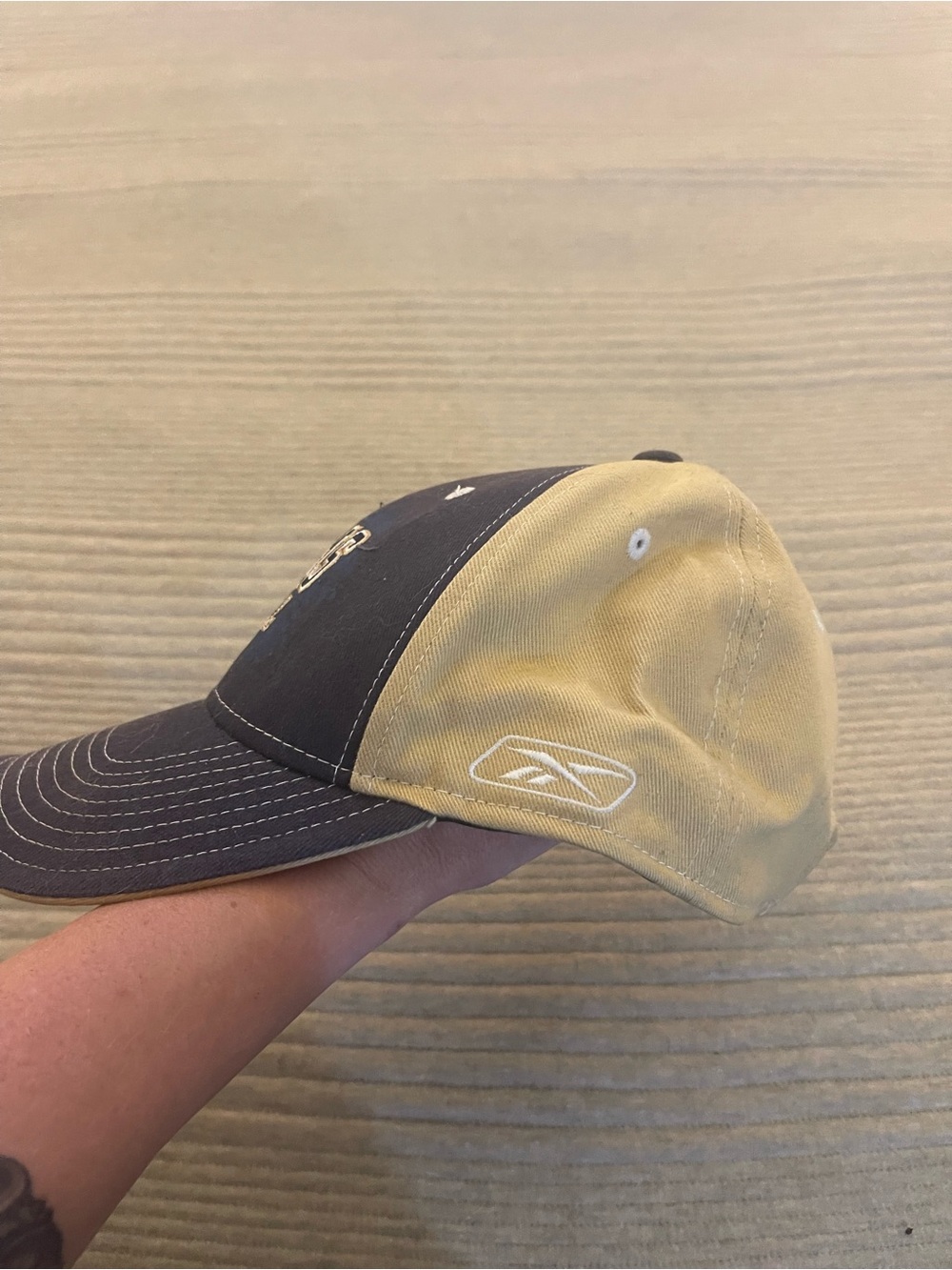 Reebok NFL Rams Football Hat Cap Tan Navy w/ Unidentified Autograph Signed - Picture 5 of 5